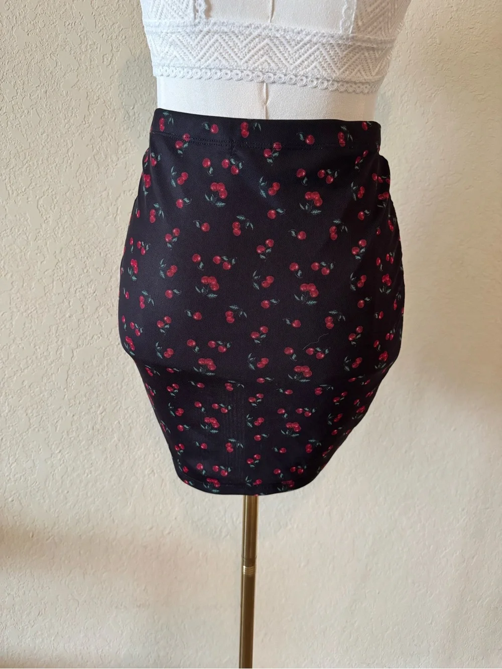 Black Cherry Ruched Mini Skirt Tie Detail Y2K Fruit Print Size M Ruffle Flair